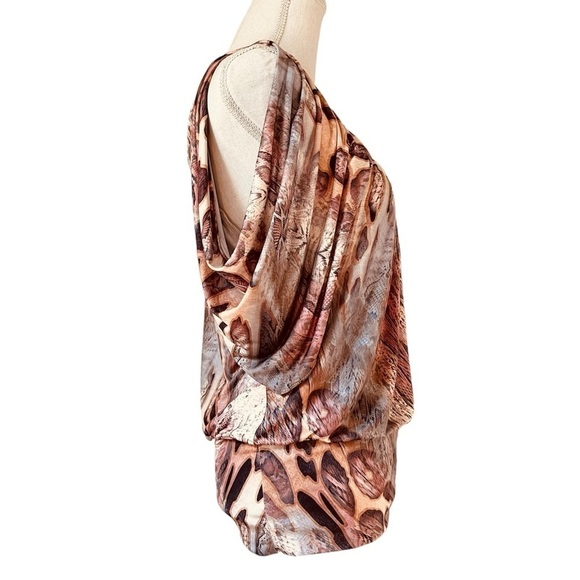 LINDA SEGAL WOMENS GORGEOUS ABSTRACT SHORT DRAPED SLEEVES TOP SIZE MEDIUM - Picture 4 of 12